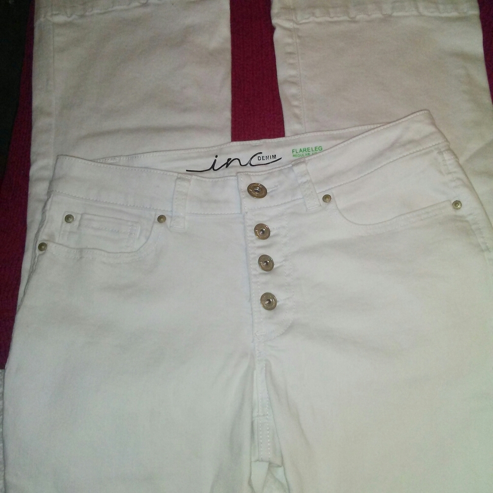 BRAND NEW INC REG FIT FLARE BOTTOM SIZE 6 DENIM